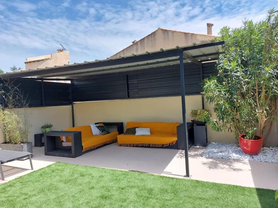 Maison Entiere Redessan Exteriér fotografie
