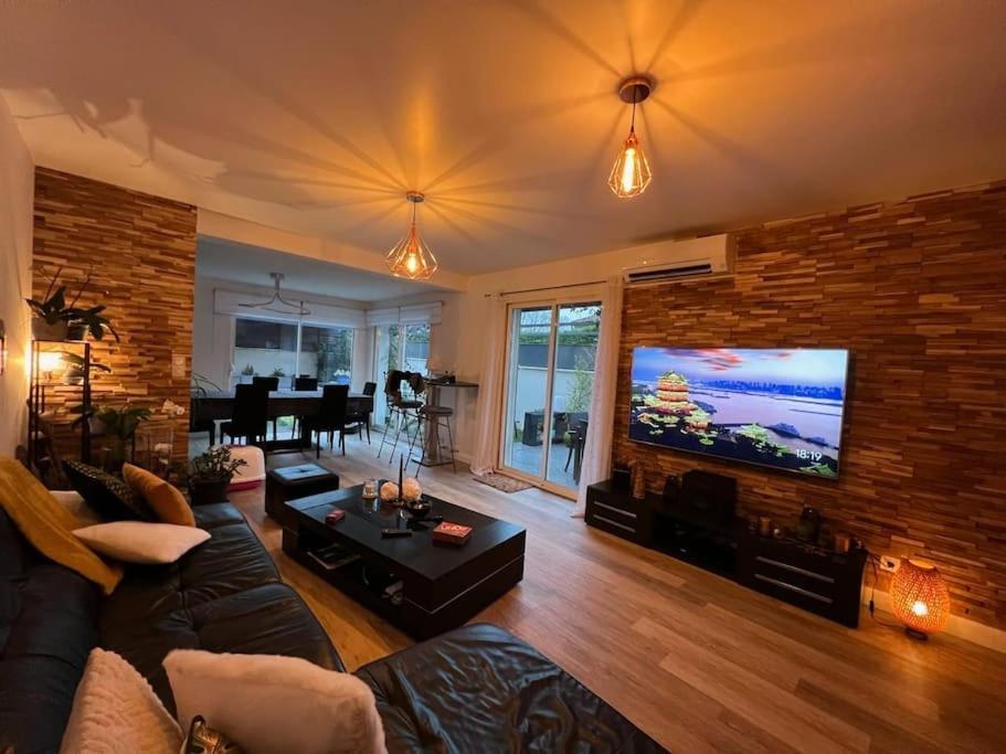 Maison Entiere Redessan Exteriér fotografie
